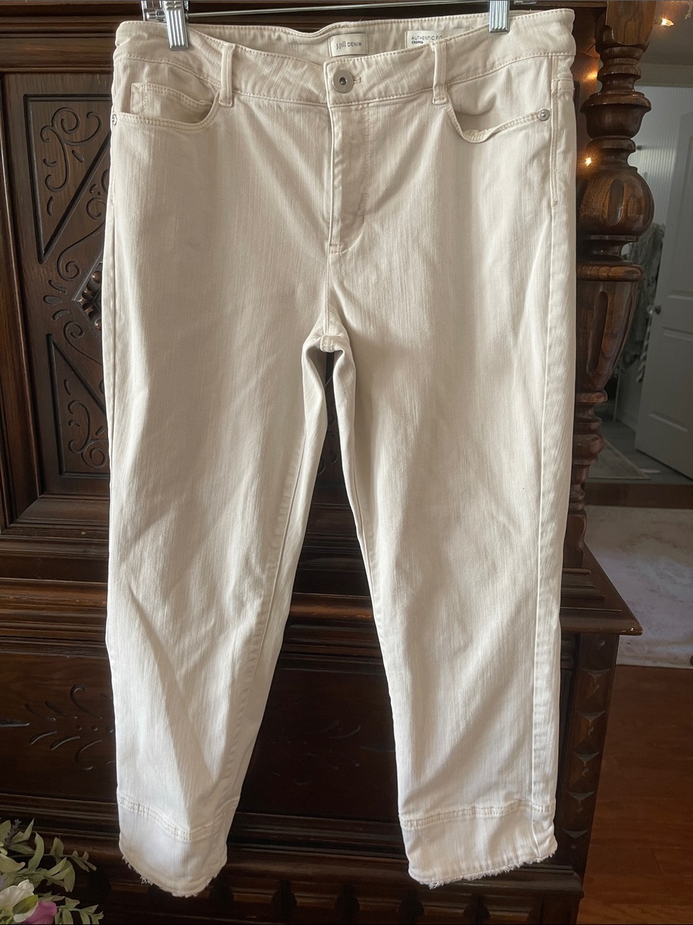 J. Jill Authentic Fit Cream Cropped Denim Pants